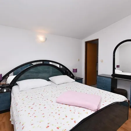 Djiko Apartment Primosten