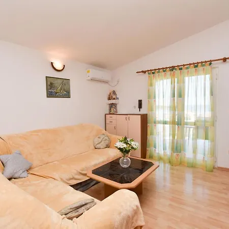 Appartement Djiko Primošten