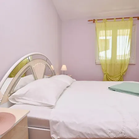 Apartment Djiko *